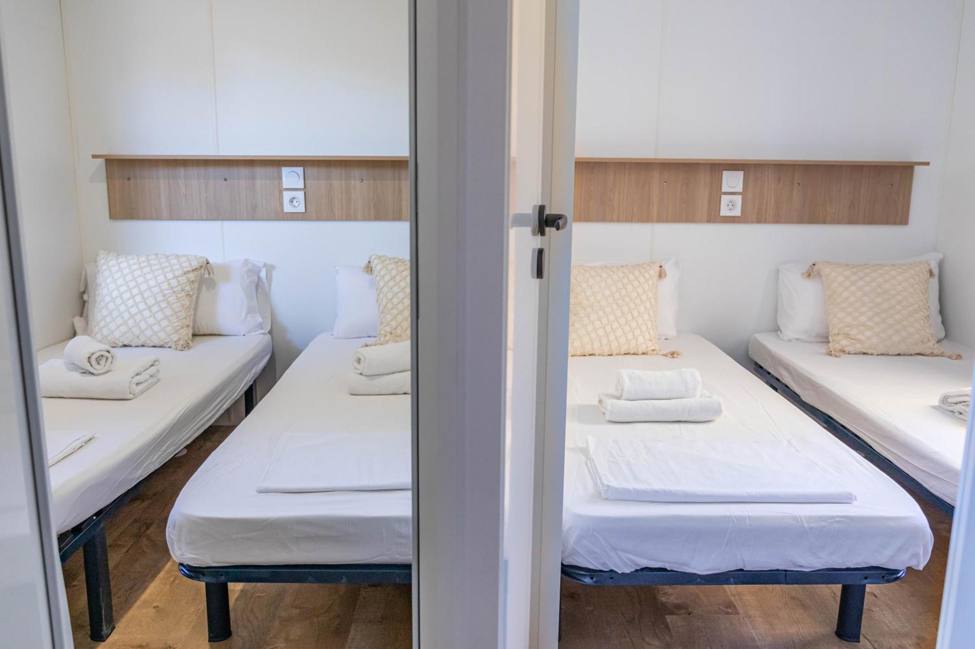 Holacamp Garrofer Càmping Sitges